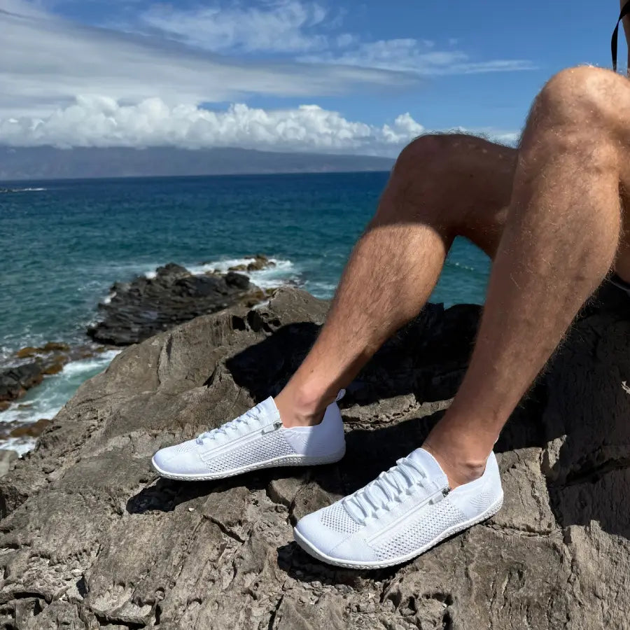 shoes_and_sea